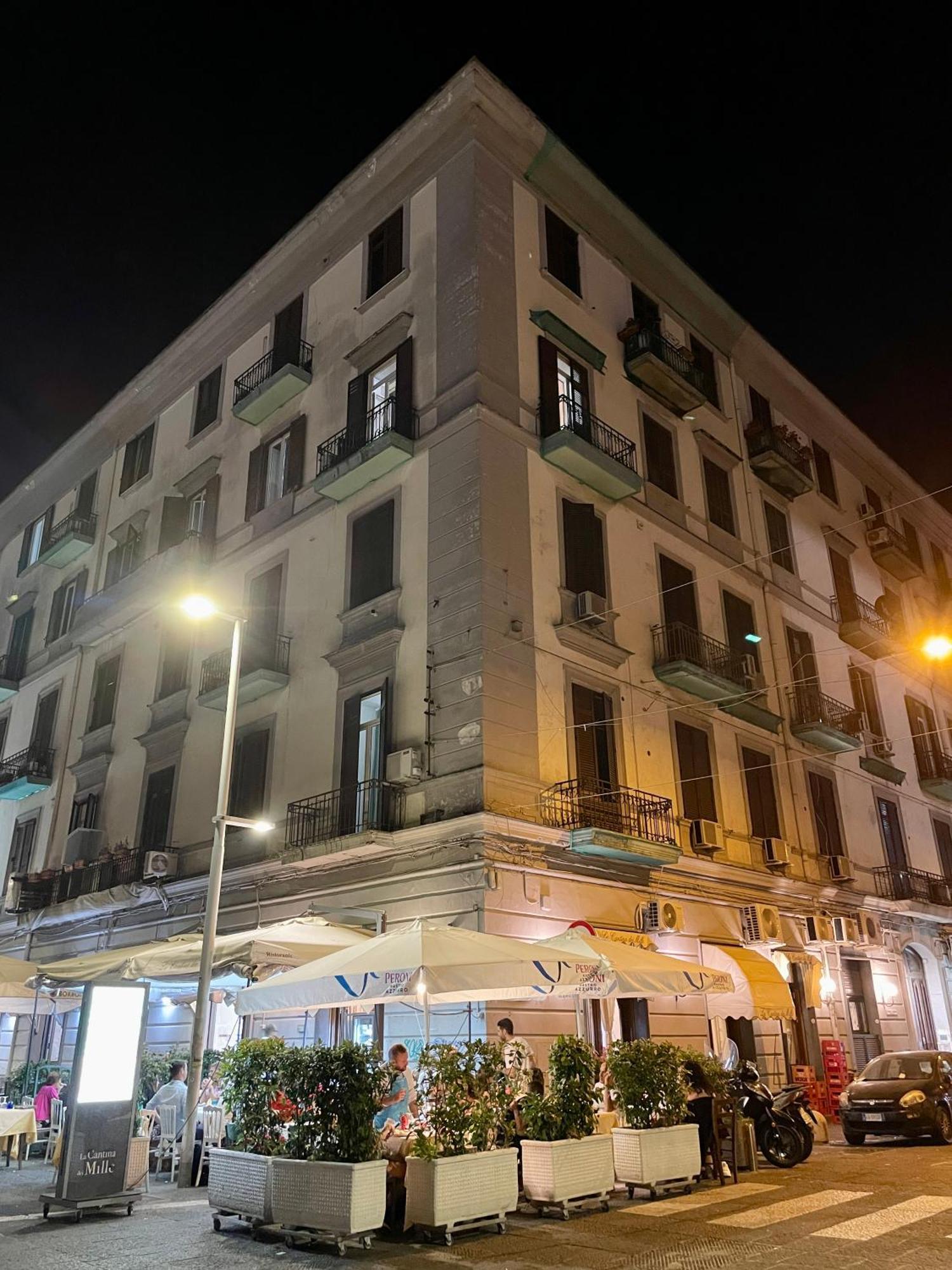 Napoli Centrale Suite Bagian luar foto