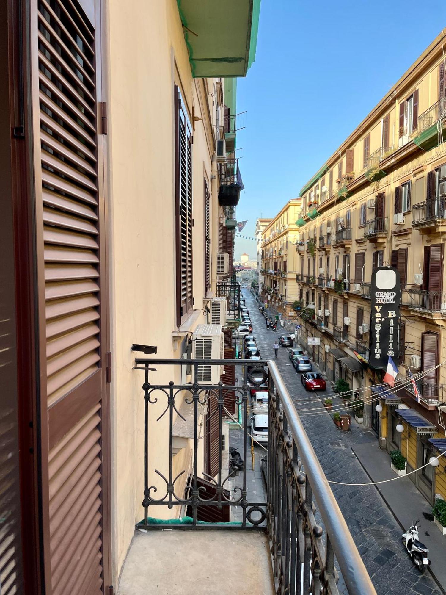 Napoli Centrale Suite Bagian luar foto