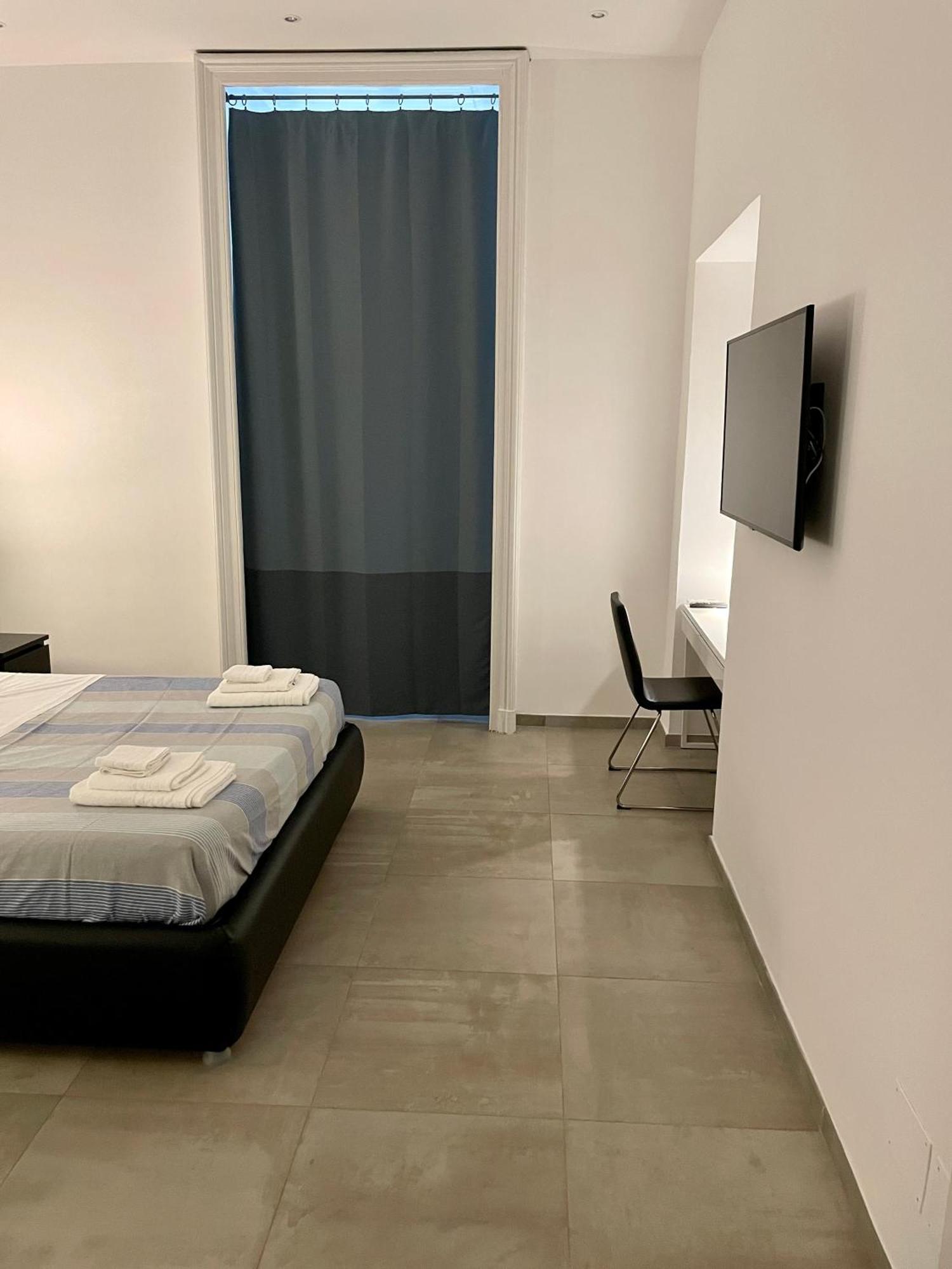 Napoli Centrale Suite Bagian luar foto