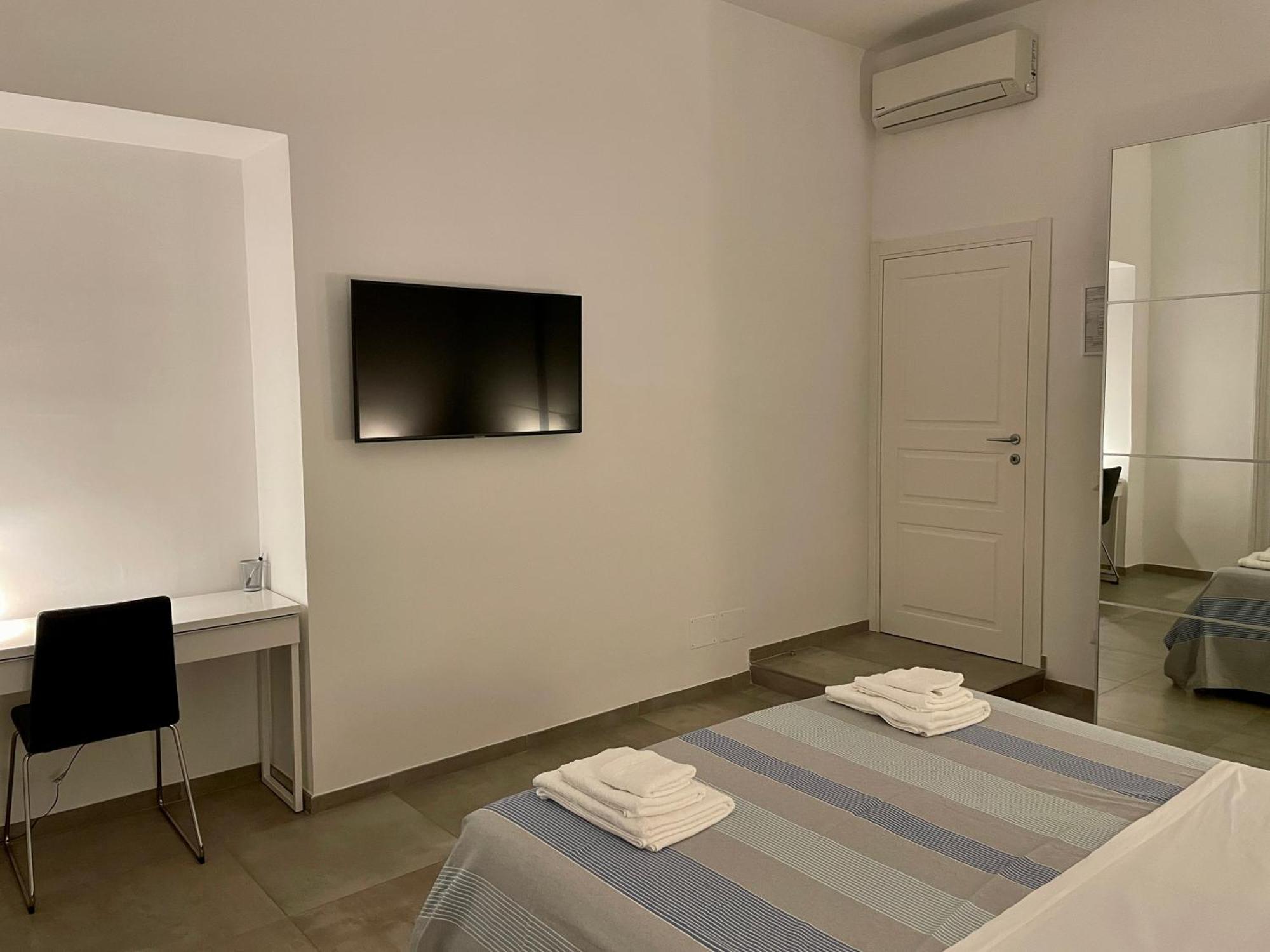 Napoli Centrale Suite Bagian luar foto