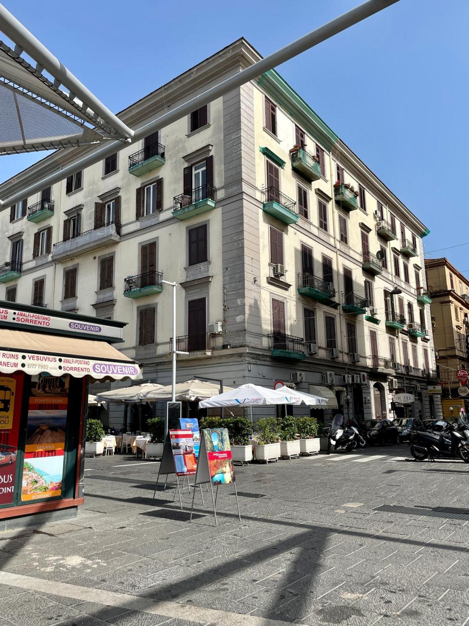 Napoli Centrale Suite Bagian luar foto